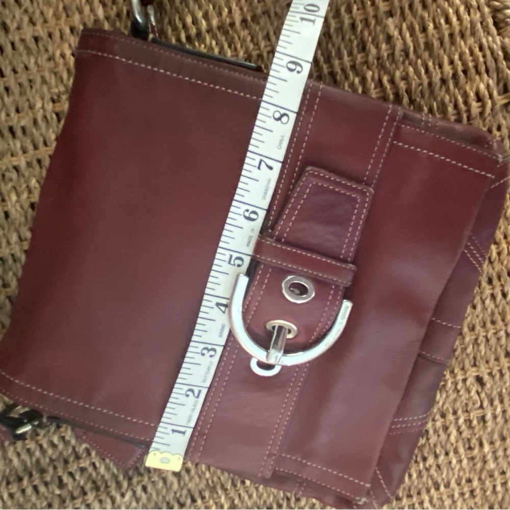 Coach Soho Belted Crossbody / Messenger / Flap Burgundy Leather Bag - Picture 9 of 15